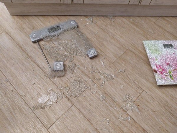 разбитые весы