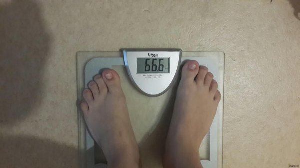 человек на весах