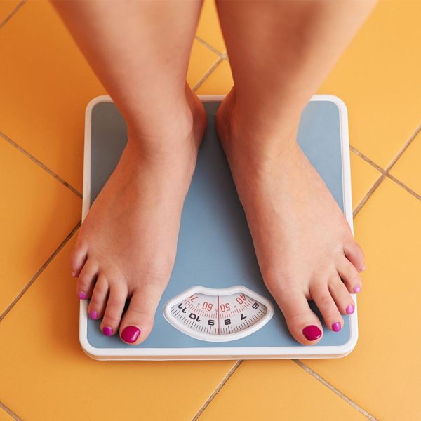 девушка на весах