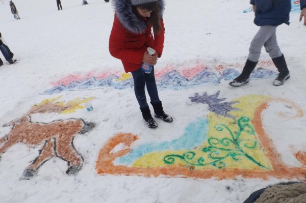 рисуем на снегу