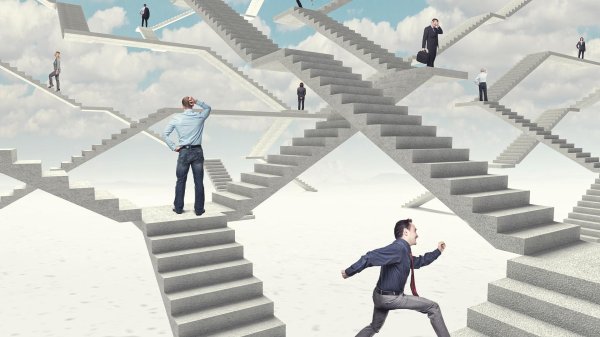 вверх по лестнице