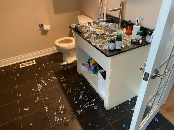 разбей туалет