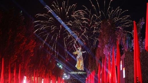 мамаев курган салют