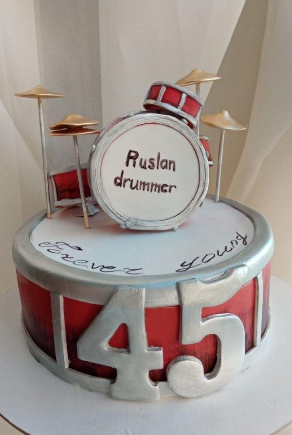 торт барабанщику