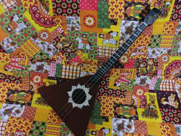 русская балалайка