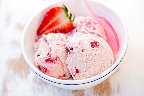 strawberry ice cream