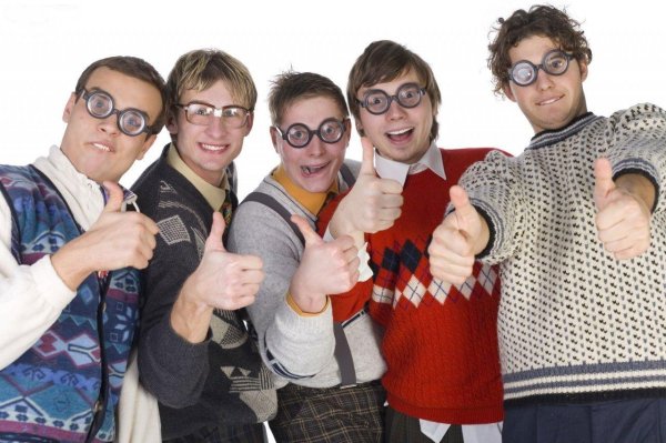 вечеринка очкариков