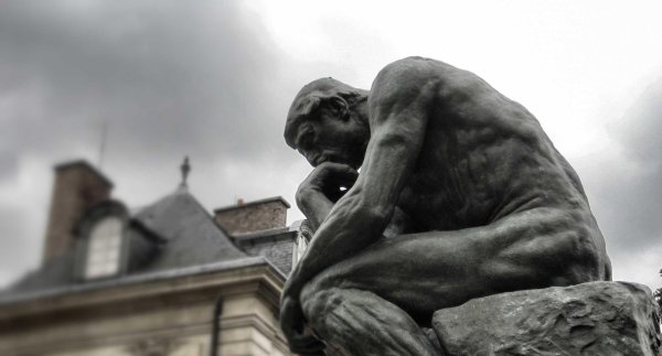 статуя мыслителя родена