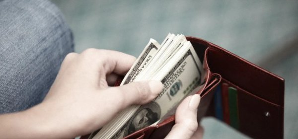 много денег в кошельке