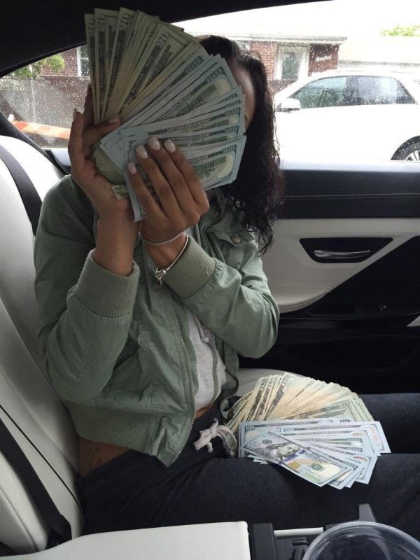 богатая девушка