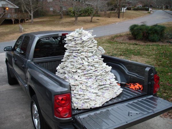 много денег