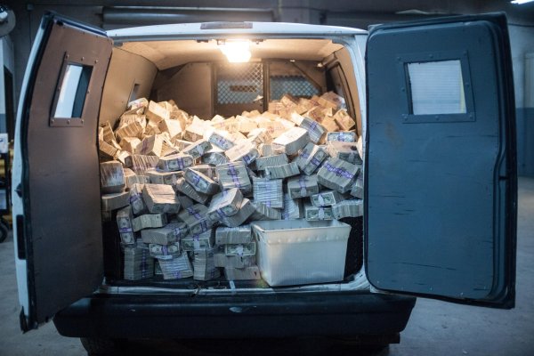 фура с деньгами