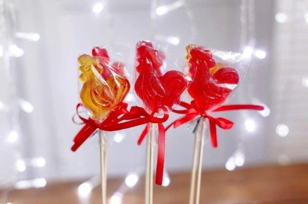 конфета сосательная петушок