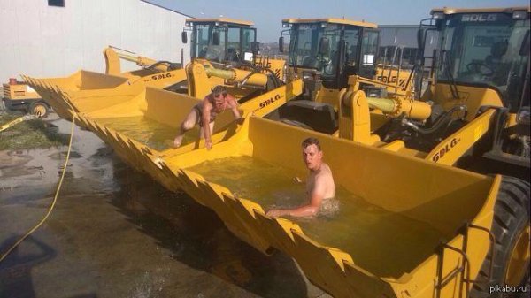 прикольный погрузчик