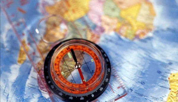 карта и компас