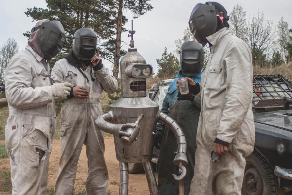 робот бендер из металла