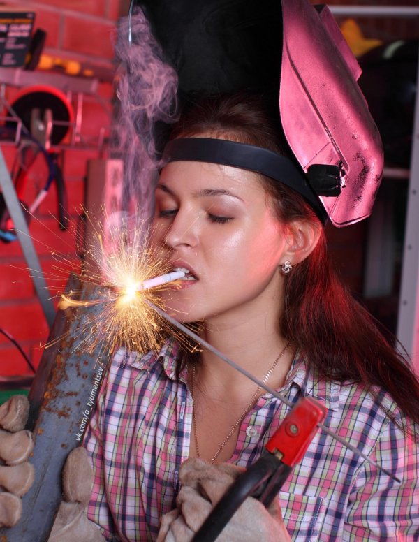 харли шнайдер сварщица