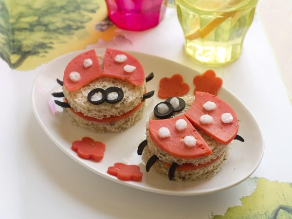 бутерброд божья коровка