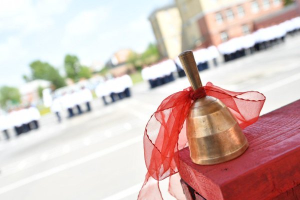 последний школьный звонок