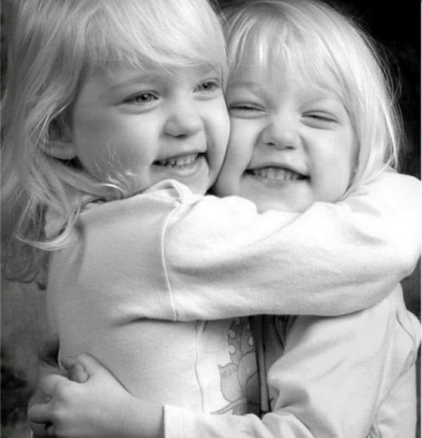 обнимашки друзей