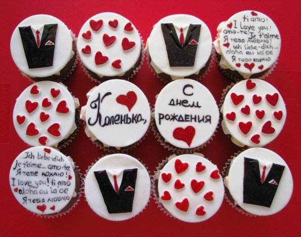 капкейки с надписью