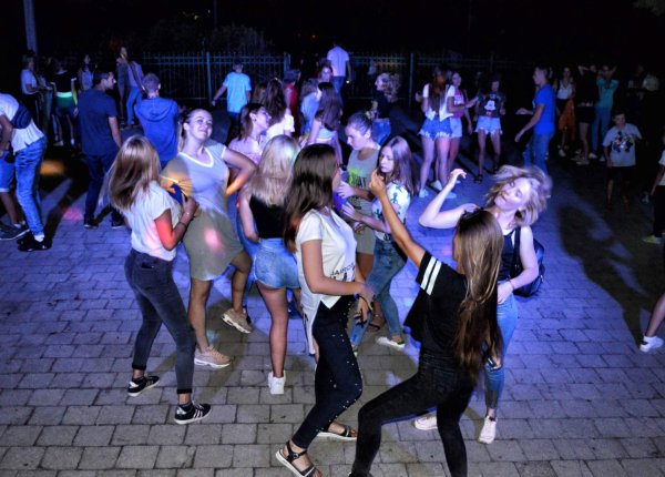 на дискотеке