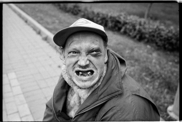 гнилозубая бомжара