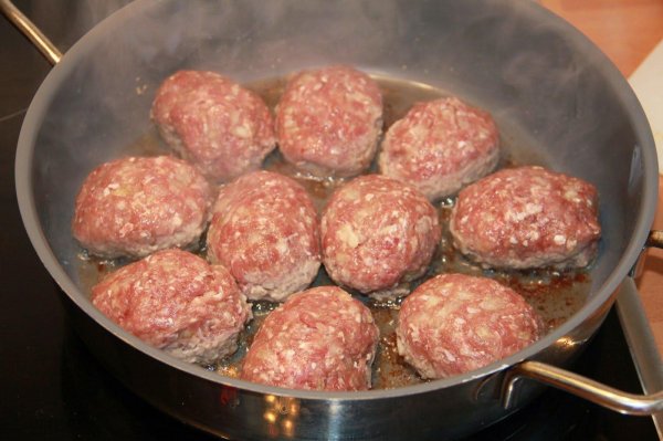 котлеты на сковороде