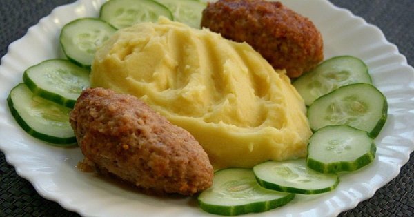 пюре с котлетами