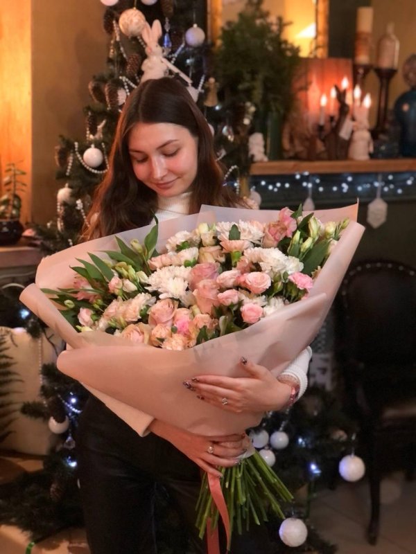 букет кустовая роза