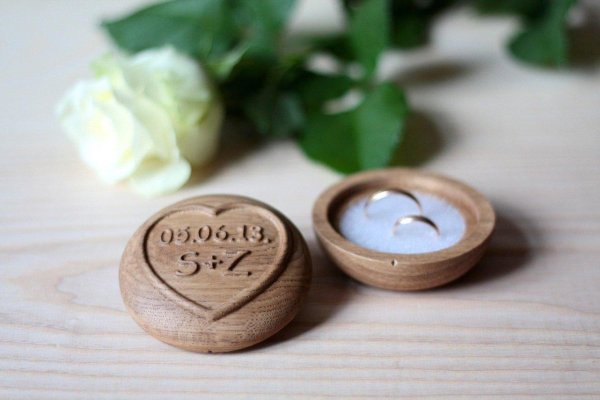 деревянная коробочка для обручальных колец