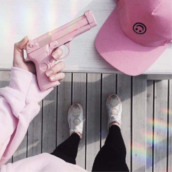 розовый пистолет