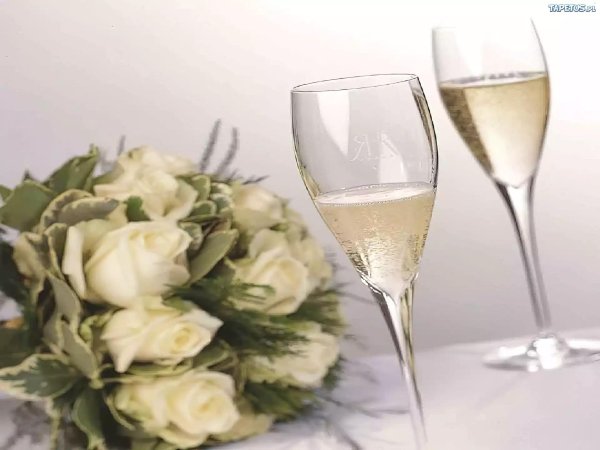 бокал шампанского