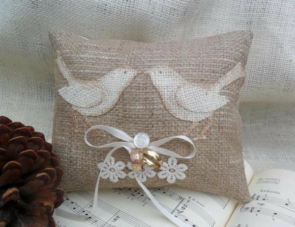 подушечка для колец на свадьбу