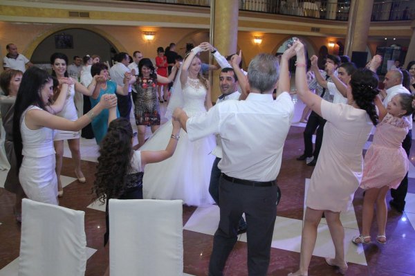 танец кочари на армянской свадьбе