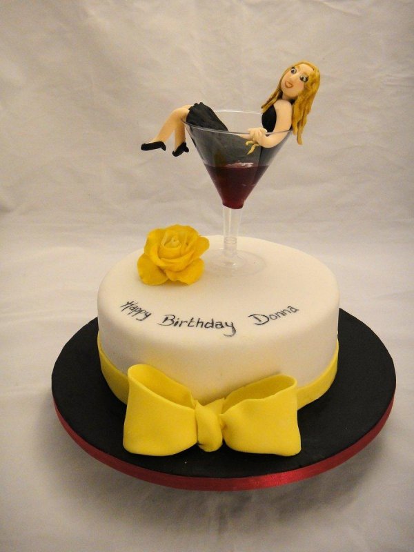 торт девушка в бокале