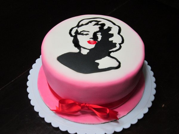 торт с мэрилин монро