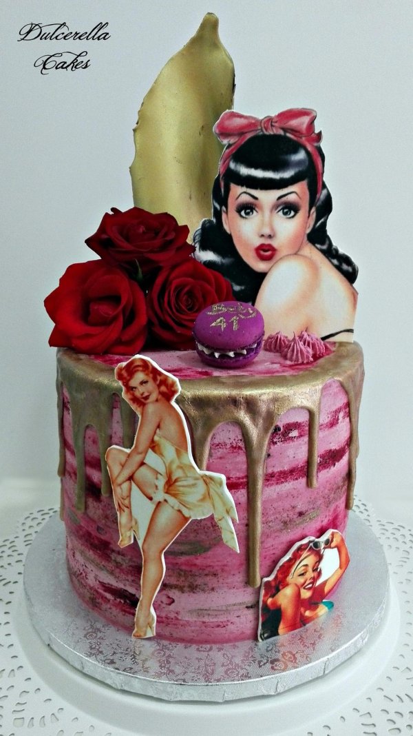 торт с девушкой