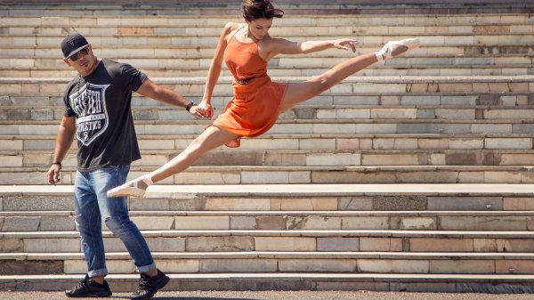 уличные танцоры