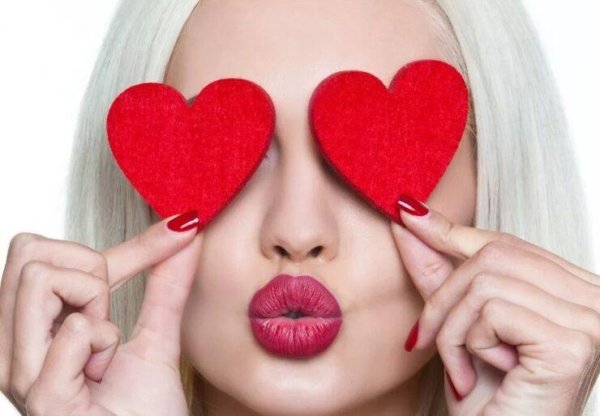 губы сердечком