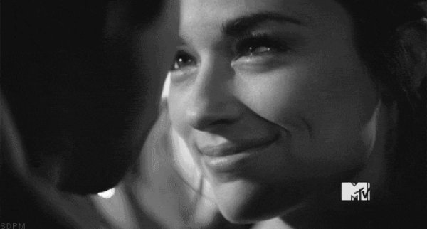 влюбленный взгляд гиф