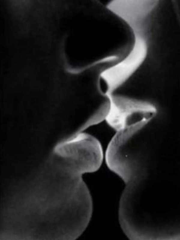 нежные поцелуи