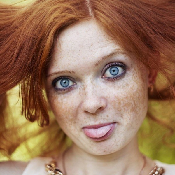 люди с веснушками