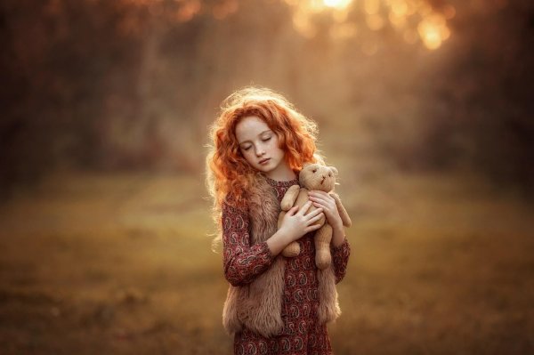 рыжая девочка