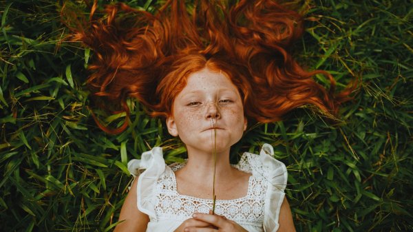 рыжая девочка