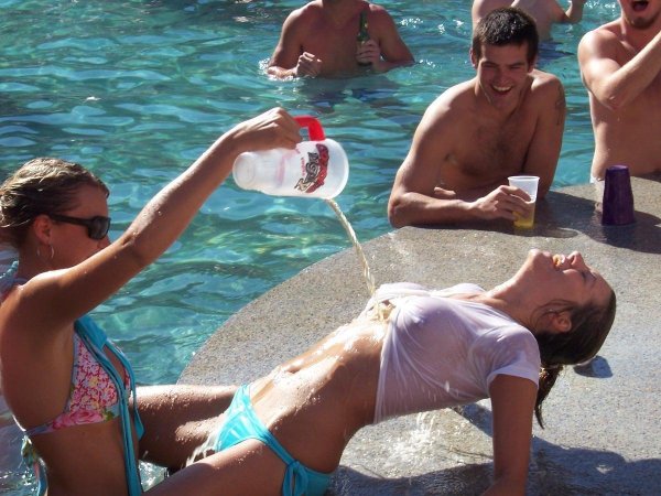 мокрая майка