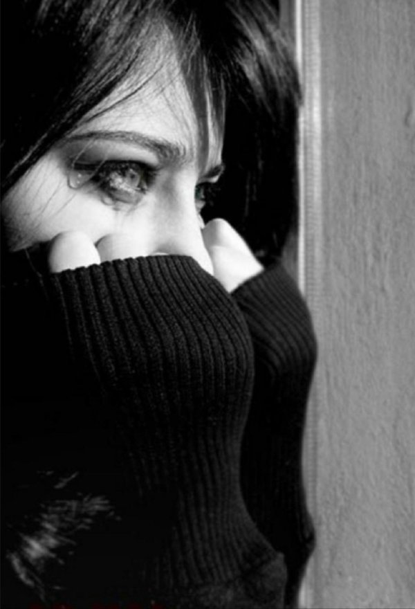 женщина грустная