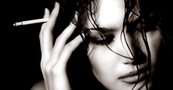 с сигаретой