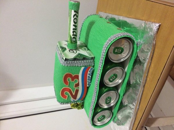 танк из пива на 23 февраля