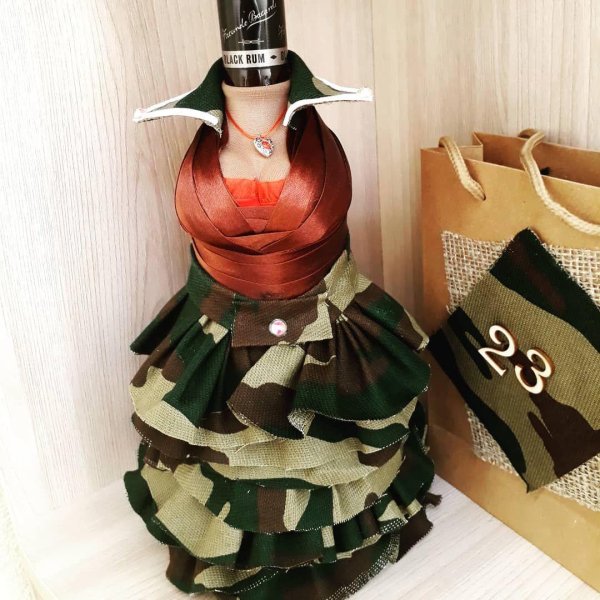 декор бутылки на 23 февраля